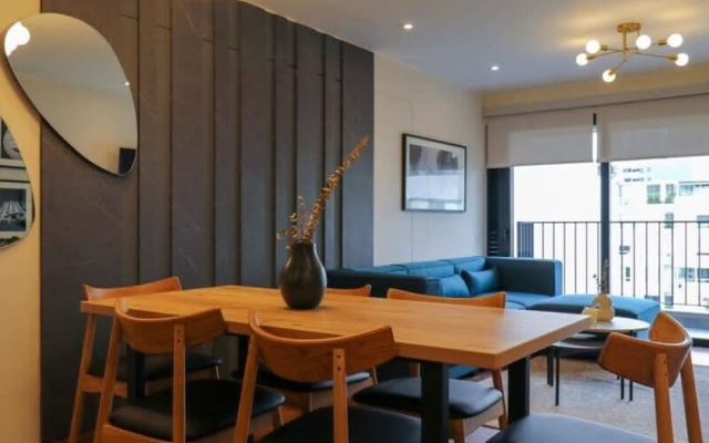 w Spectacular 1BR With Balcony in Miraflores