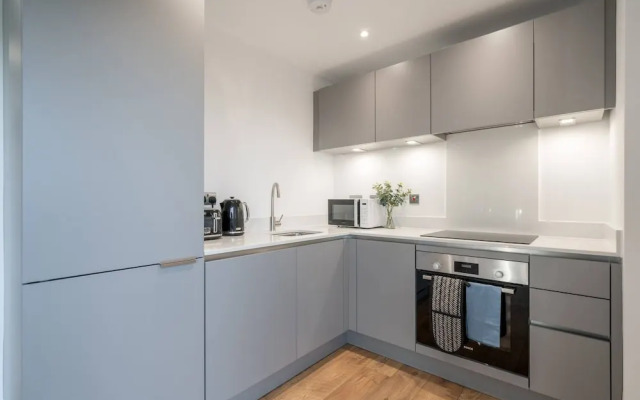 Skyvillion - River View Mins To O2 & London Excel