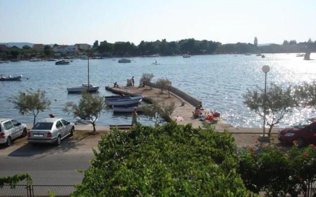 Apartment Dama-10m from beach