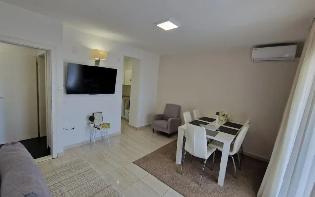 Seaview Studio Apartmani Sleeps 2 - Wifi & Tv