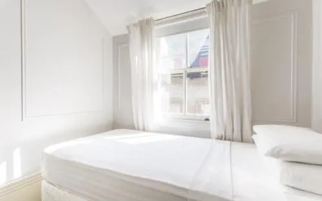 Stanhope Mews West II by Onefinestay