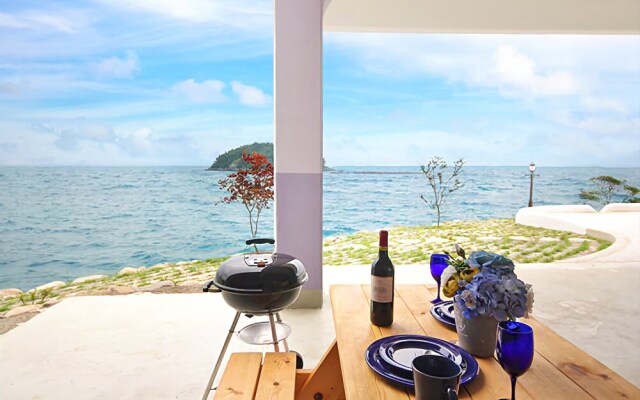 Namhae Blue & White Pension