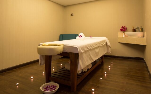 Cam Ranh Riviera Beach Resort & Spa
