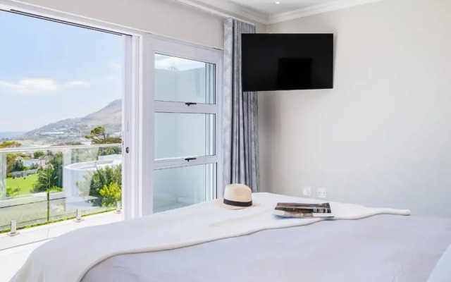 Elegant Apartment w Ocean Views Quenera Apartment