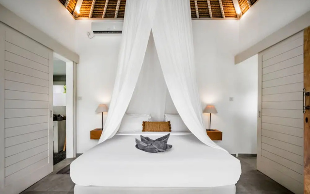 Villa Nakal by Alfred in Bali - Tropical Bliss 4BD Villa w Private Pool Oasis – Guest Rooms – Kerobokan Kelod
