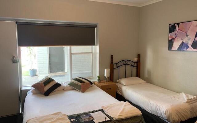 Adelaide City Fringe Serviced Apartments