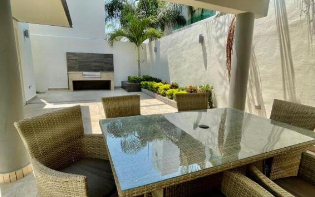 Casa turquesa pie de playa Mazatlan (Brujas)