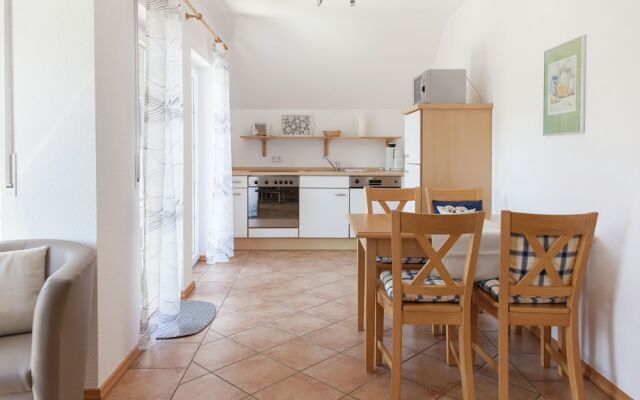 Modern Apartment In Krov With Garden And Balcony