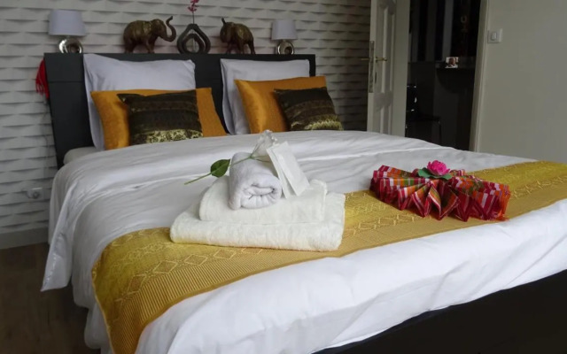 Baan Siam