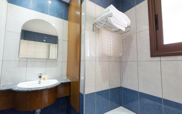 Loutsiana Hotel Apts