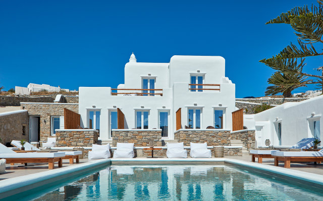 Mykonos Waves Beach House & Suites