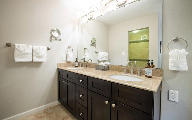 Scottsdale Miller 2 Bedroom Condo by RedAwning