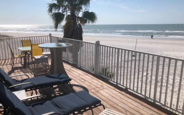 Misty Isles Redington Beachfront Suite 4