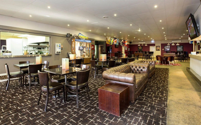 Parkway Hotel