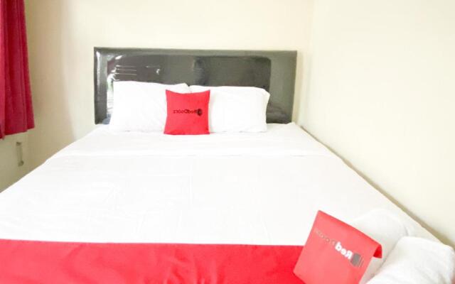 RedDoorz At Simpang Borobudur