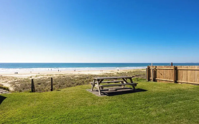 Mermaid Beachside Apartment - Direct Beach Access