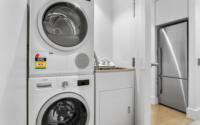 Elegant stunning marina views