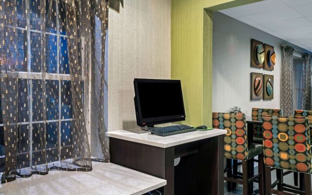 La Quinta Inn & Suites Lebanon