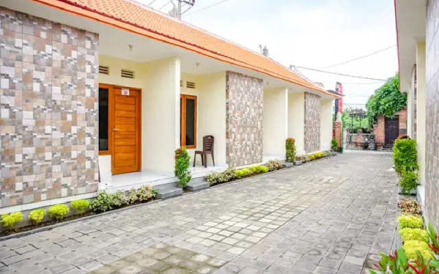 RedDoorz near Buleleng Harbour 2