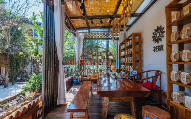 Floral Hotel·Lotto hotel (Kunming Dianchi Haigeng Dam)