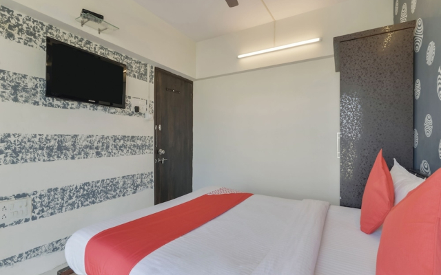 OYO 22920 Executive Skyline Service Apartments