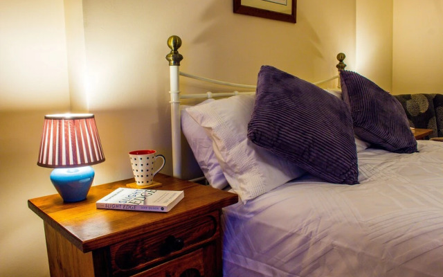 Hillbrook House Apartment 9