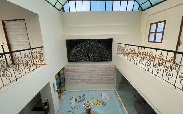 Casa Blanca Resort