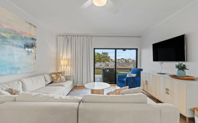 Shipwatch Riverside E104