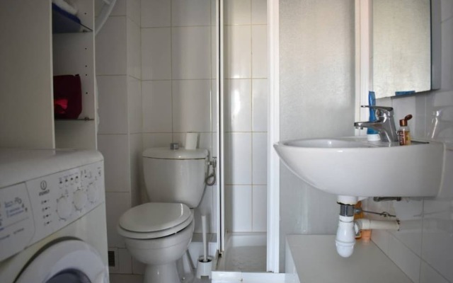 1 Bedroom Apartment With Amazing Views in Paris