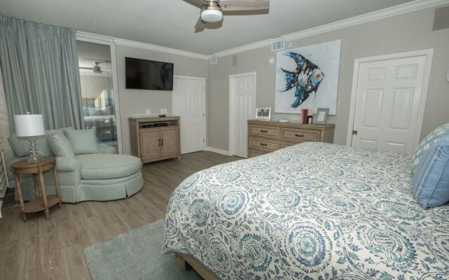 Oceania 405 3 Bedroom Condo by RedAwning