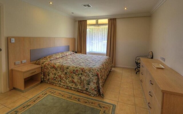 Cooma Motor Lodge Motel