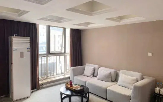 World Trade Hotel (Luoyang Longmen High-speed Railway Station Sports Center)