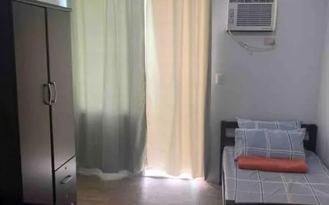 Lovely 1 Bedroom Condo with Balcony