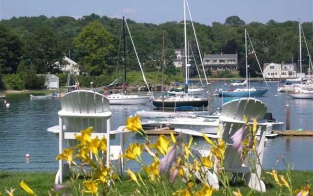 Dockside Guest Quarters & Restaurant