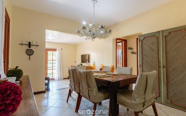 Linda Casa com piscina e churrasqueira URA0015