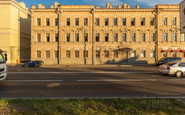 Apartments on the Voskresenskaya embankment, house 20