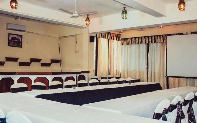 Sai Rock Beach Hotel & Spa