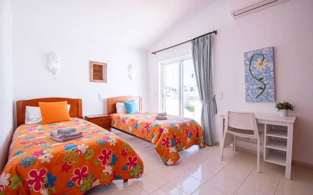 32A Vale do Milho Stunning Detached Villa Close