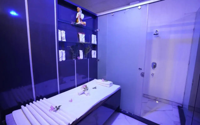 Hotel Idhayan Palace