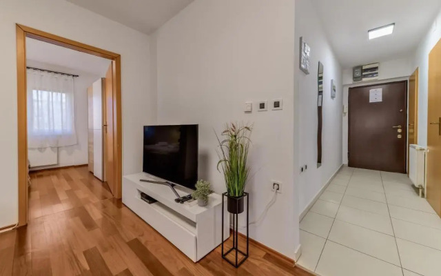 Four Seasons Apartment - FREE PARKING