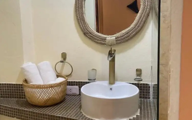Studio 27 Colonial