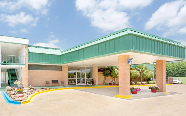 Super 8 By Wyndham Hope