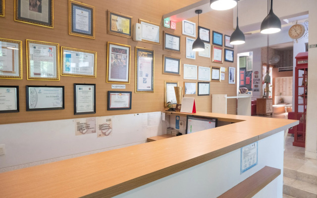 Londres Bed and Breakfast RedPartner near Gembira Loka Zoo