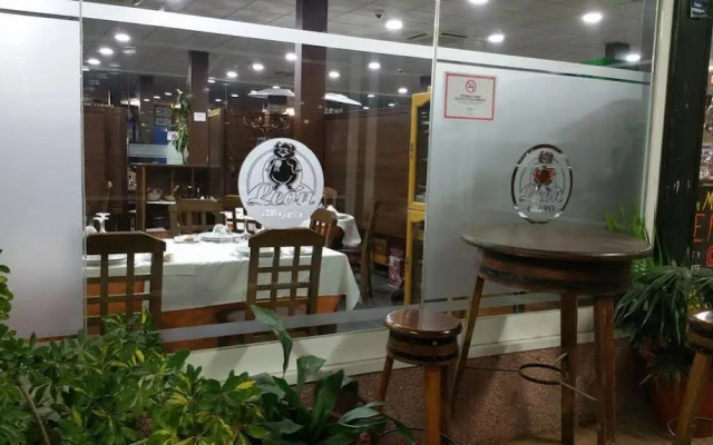 Hotel León