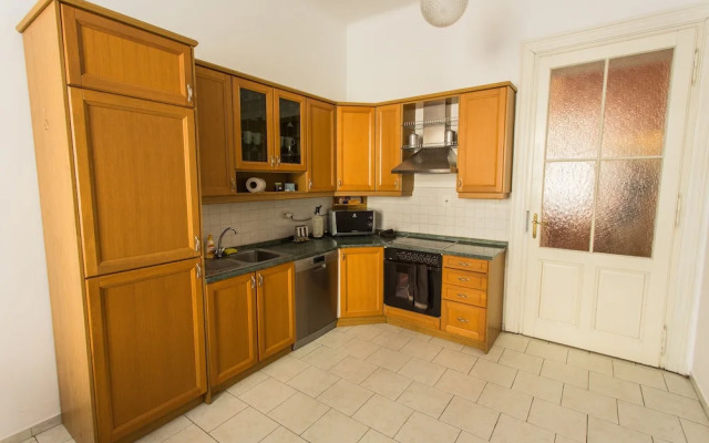 Central Retro Apartment