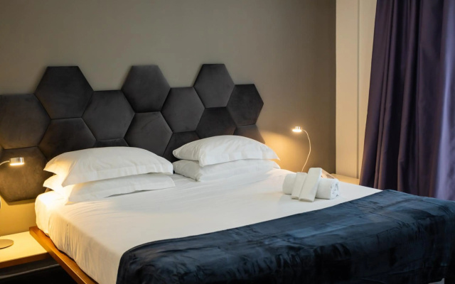Black Hotel