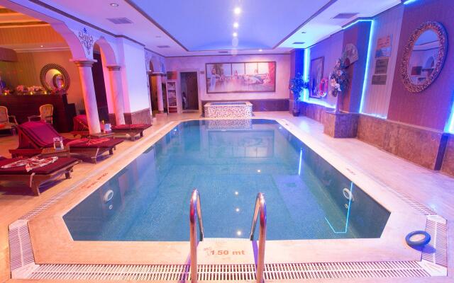 Nova Plaza Crystal Hotel