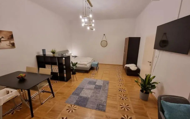 Sissi Royal Suite - Inner City 4 bedroom apartment