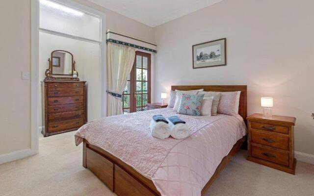 Palatial Queenslander for Groups of Family & Friends!
