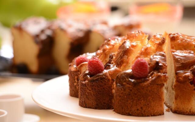 Raouche Arjaan by Rotana Hotel